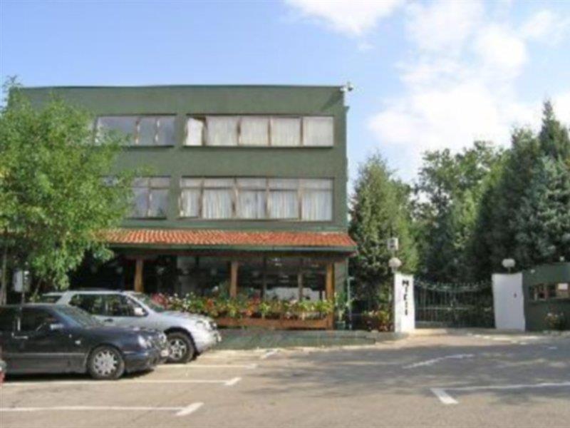 The Hunter'S Lodge Kamnik สโกเปีย ภายนอก รูปภาพ