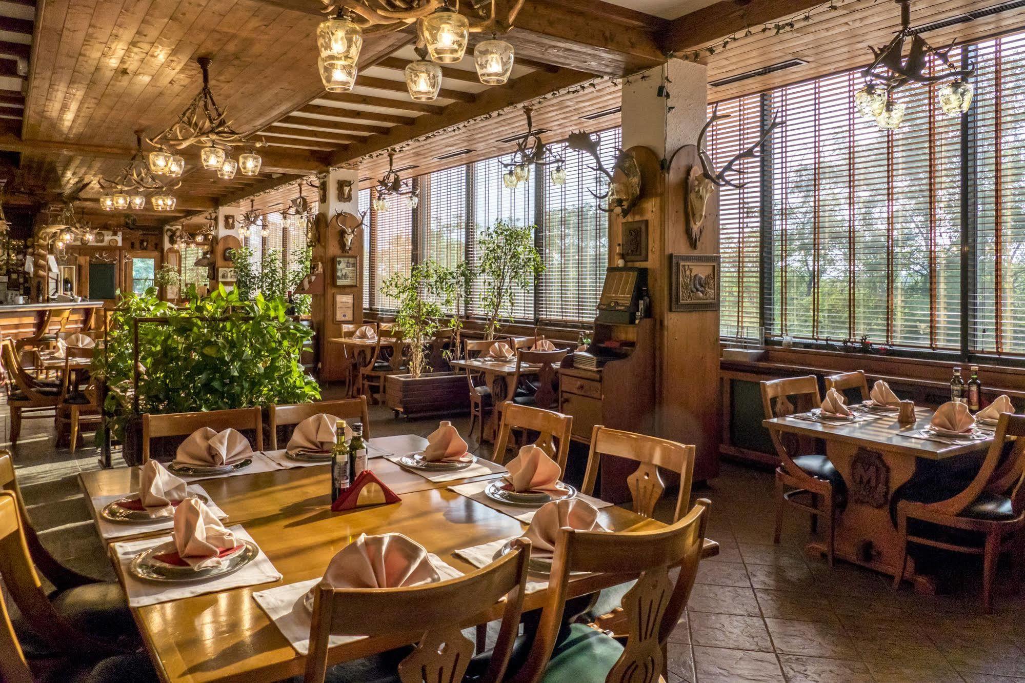 The Hunter'S Lodge Kamnik สโกเปีย ภายนอก รูปภาพ